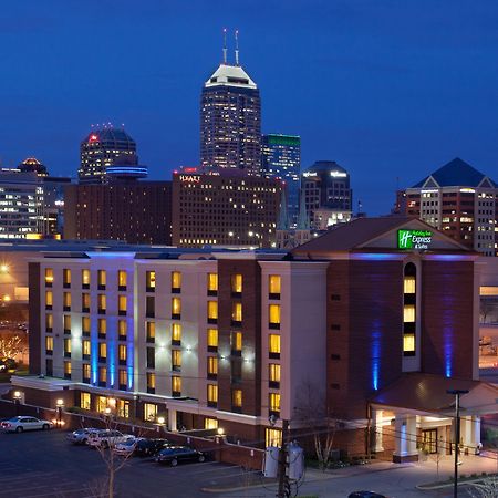 Holiday Inn Express Hotel & Suites Indianapolis Dtn-Conv Ctr By Ihg Екстериор снимка