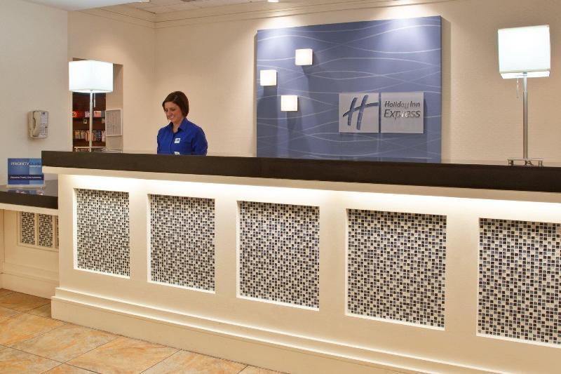Holiday Inn Express Hotel & Suites Indianapolis Dtn-Conv Ctr By Ihg Екстериор снимка